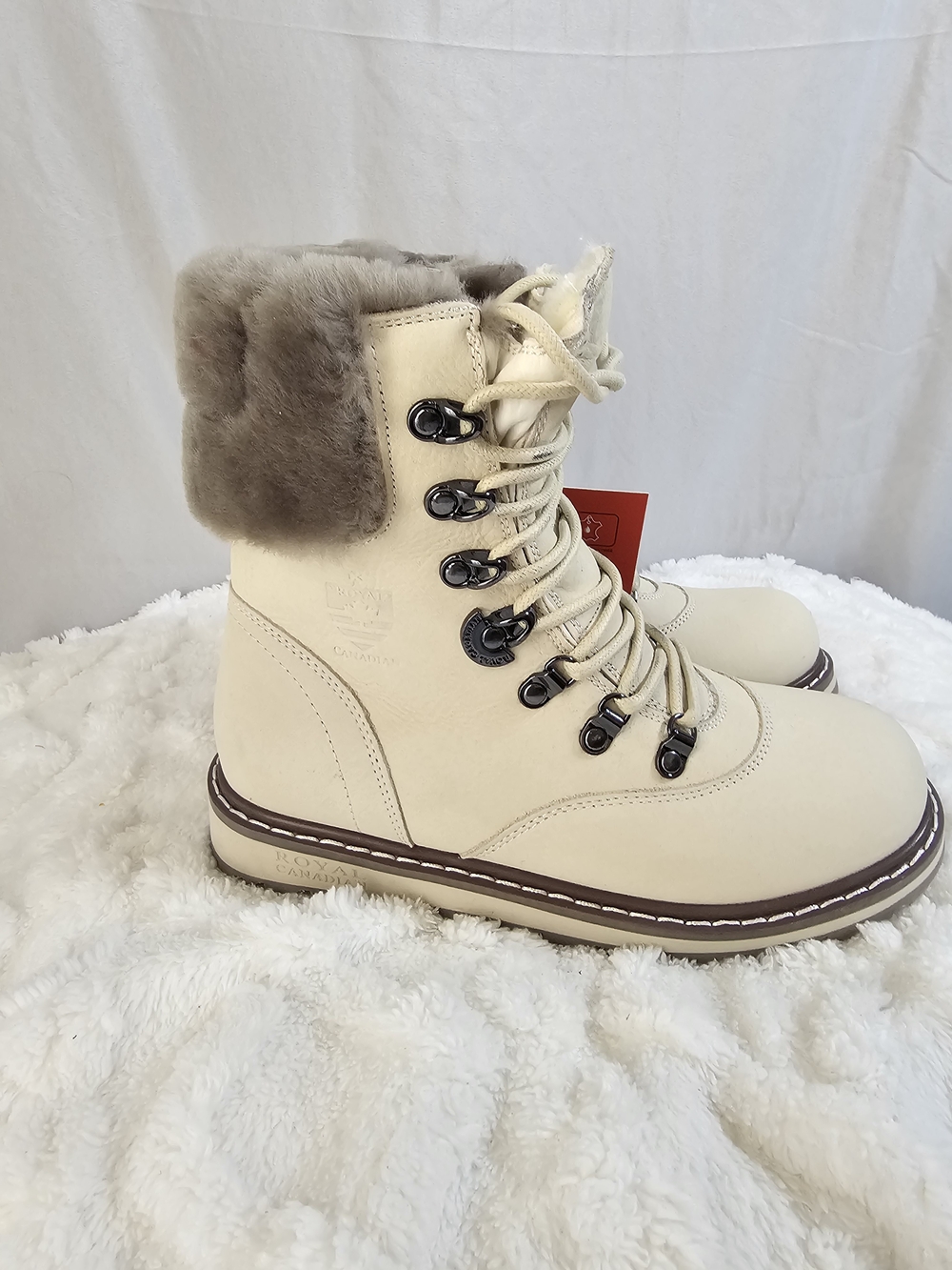 NWT‎ Royal Canadian Cambridge Winter Boots | Pale Ale White | Size 6